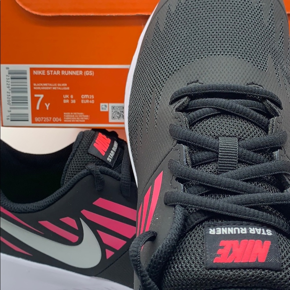 NIKE STAR RUNNER (GS) black/metallic-silver - Picture 16 of 16